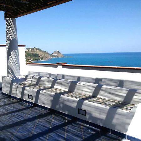 Magico Appartamenti Scafa - Marina Capo dʼOrlando Exterior foto